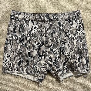 Kut From The Kloth Gidget High rise Snakeskin Shorts size 4